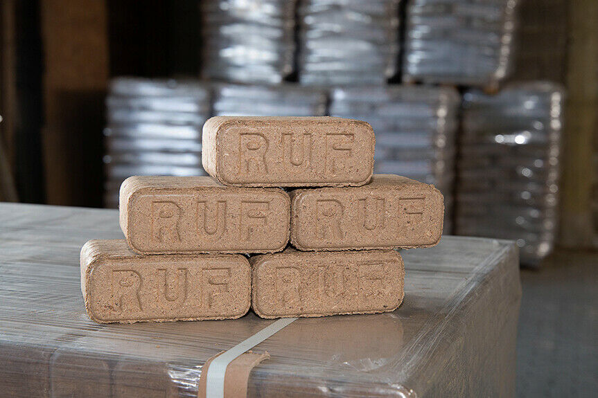 RUF Premium Hartholz-Briketts | 4-eckig Palette 960 kg RUF Premium Hartholz-Briketts | 4-eckig Palette 960 kg